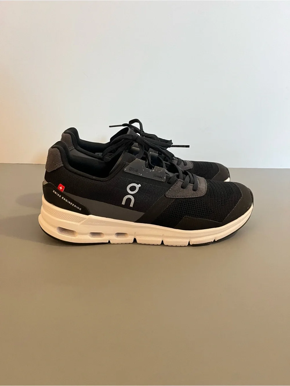 On Cloudrift Sneakers with box